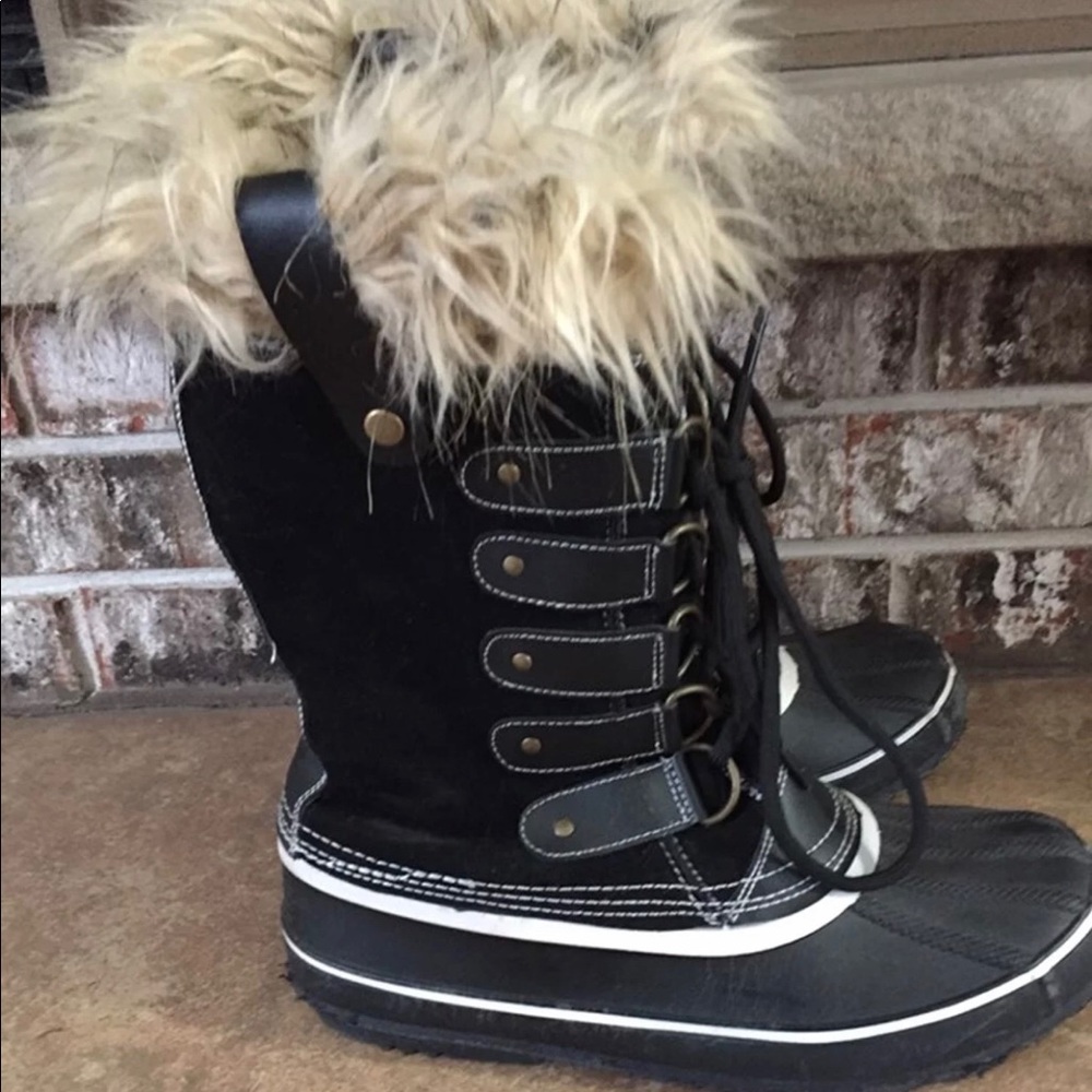 *SOLD ON DIFFERENT SITE* Winter/Rain boots
